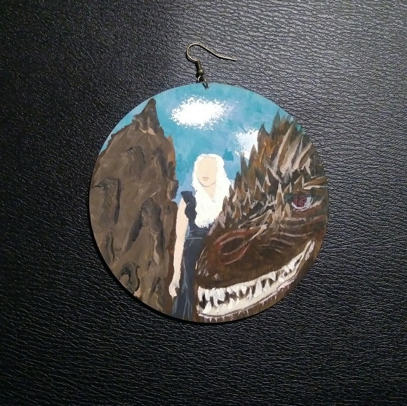 "Mother of Dragons" Earrings - Picture 4 of 8